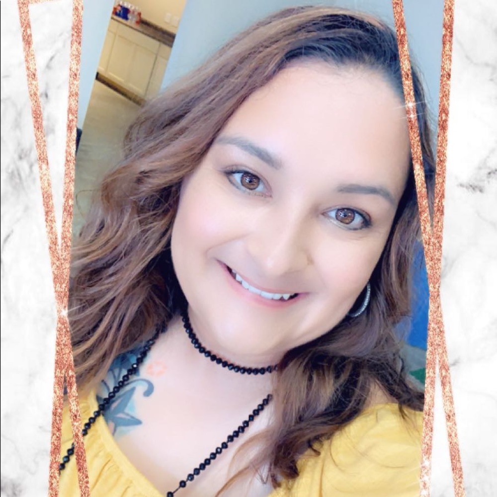 Meet your Posher, Lainie